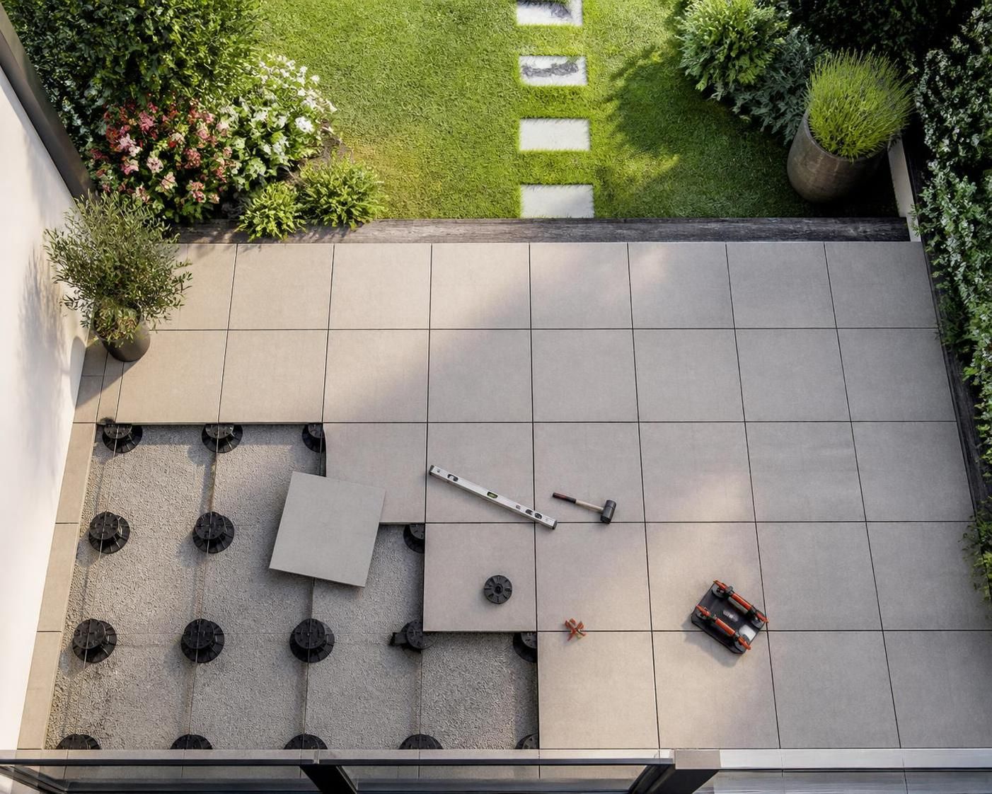 découvrez nos conseils pour bien poser votre terrasse sur plots et obtenez un aperçu des prix au m² pour réaliser votre projet avec succès.