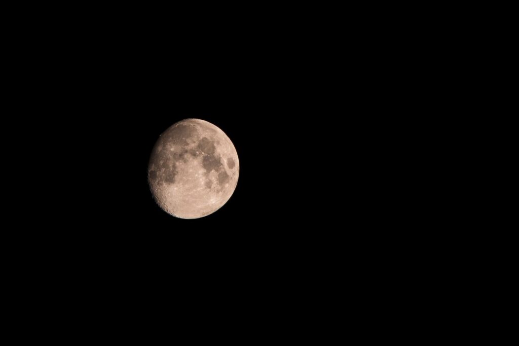 Jardiner avec la lune le — jardinage avec calendrier lunaire