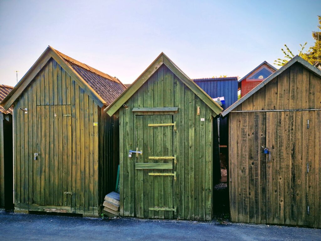Abri de jardin construit avant — ancien abri de jardin construction